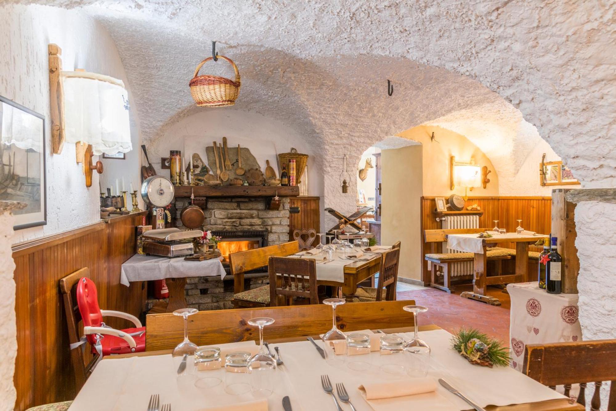 La Placette - Albergo Diffuso E Trattoria Usseaux 外观 照片